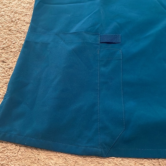 Dickies scrub top in Caribbean blue - Picture 3 of 4